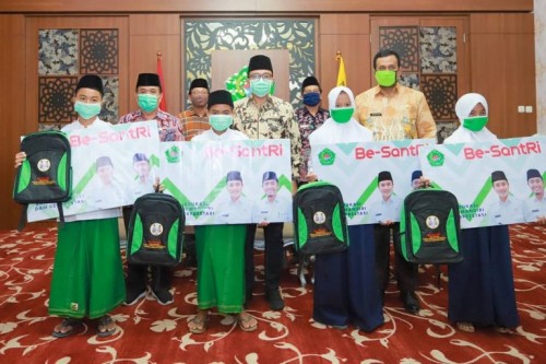 Kabar Gembira, Kuota Beasiswa Santri di Pamekasan Ditambah Jadi 2000 Penerima