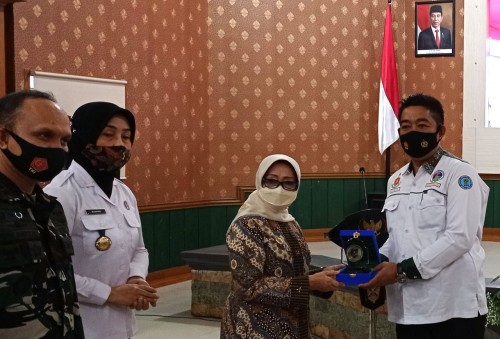 Polres Jombang Dapat Penghargaan dari Bupati