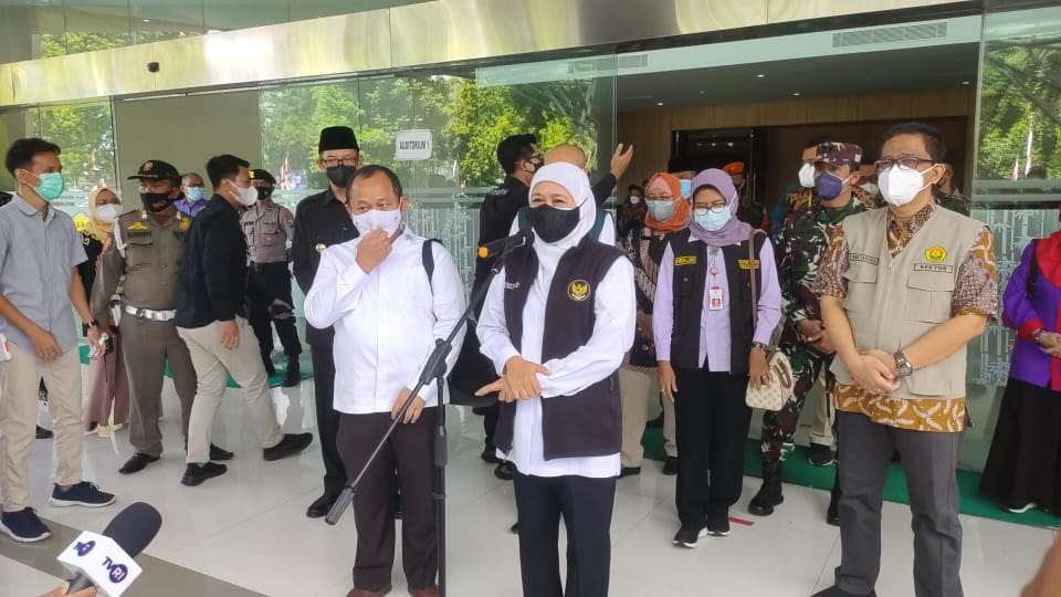 Pantau Vaksinasi di Jember, Gubernur Khofifah: Percepat Herd Immunity