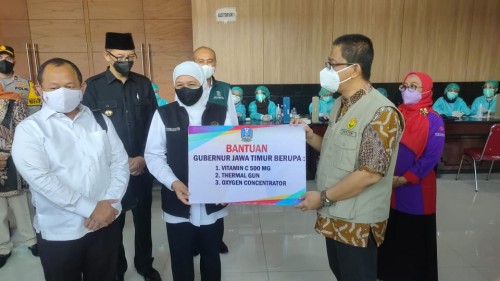 Perbedaan Vaksinasi, Gubernur Khofifah: SDM Kesehatan Moderna, Difabel Sinovac