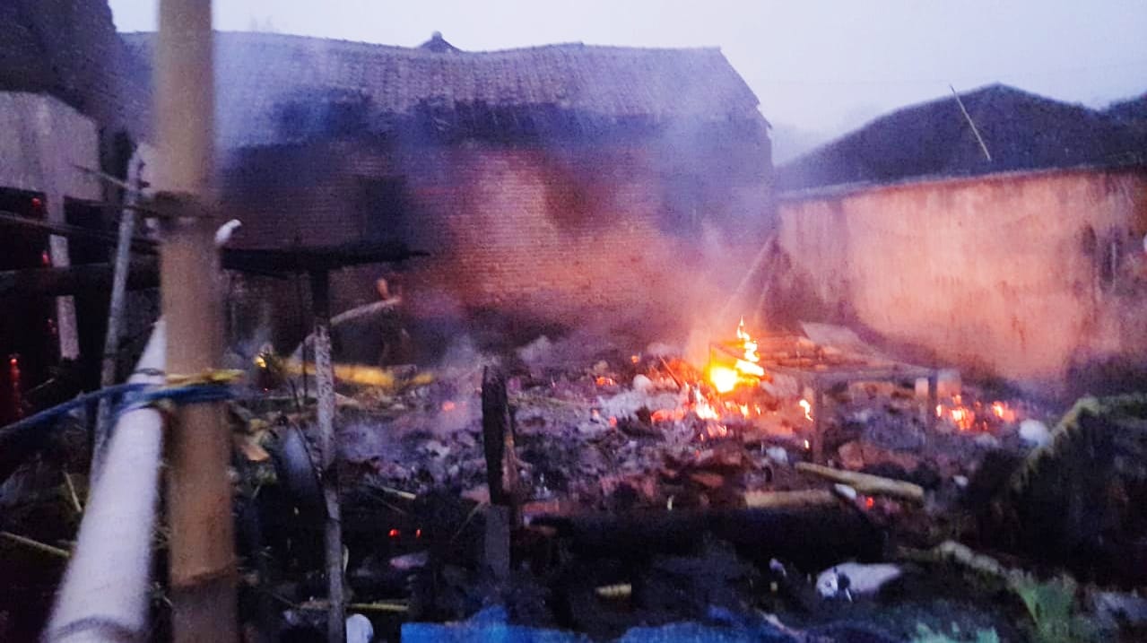 Rumah Kakek 60 Tahun di Jember Habis Terbakar, Diduga Gegara Korsleting Listrik