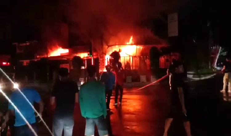 Dapur Restoran di Banyuwangi Terbakar, Kerugian hingga Rp 70 Juta