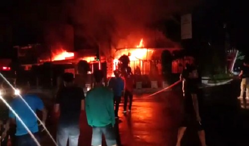 Dapur Restoran di Banyuwangi Terbakar, Kerugian hingga Rp 70 Juta