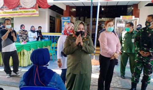 Wabup Ponorogo Pantau Vaksinasi Covid-19 Tahap Kedua