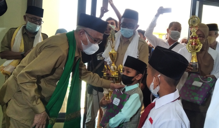 Siswa TK-SMP di Bondowoso Diwajibkan Ngaji Sebelum Masuk Kelas