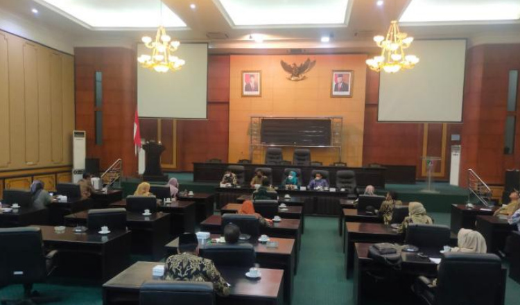 Gedung DPRD Jombang Digeruduk Kades se-Kecamatan Diwek, Ini Sebabnya