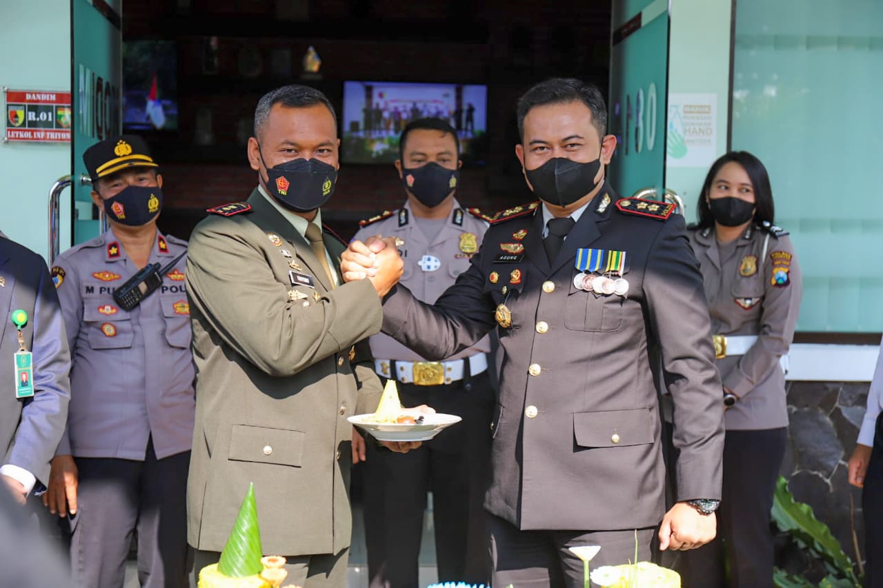 Kapolres Jombang Beri Surprise Dandim 0814 Jombang