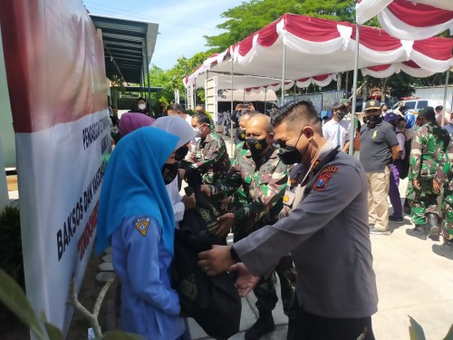 Alumni Akabri 89 Gelar Bansos dan Vaksinasi