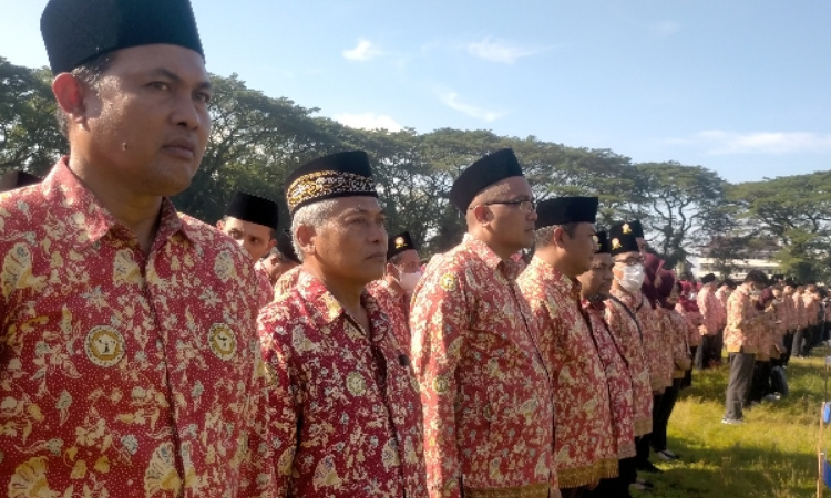 HUT PPNI Ke-49, Ribuan Perawat Tumpah di Stadion Universitas Jember