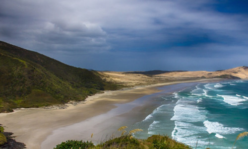 Menyusuri Pantai Derawan: Surga Bahari di Kalimantan Timur yang Wajib Dikunjungi