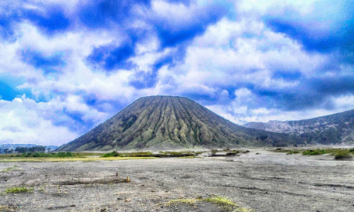 Menyusuri Keajaiban Gunung Bromo: Destinasi Wajib bagi Pecinta Alam dan Petualang Sejati
